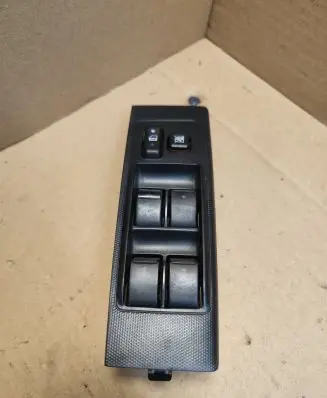 Toyota Corolla Verso E121 Electric window control switch 648200F030 54355667D
