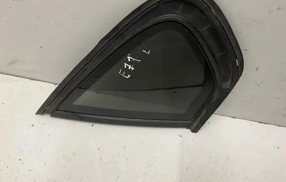 BMW X6 E71 Rear side window 8035607