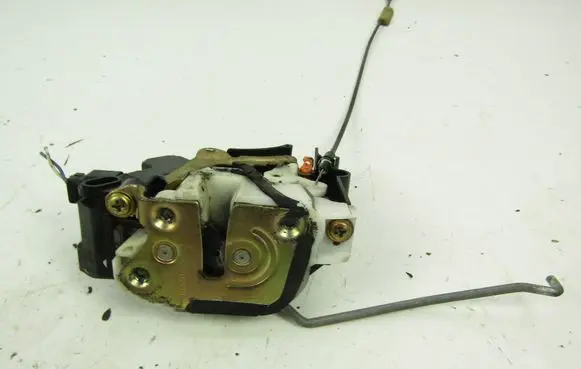 Mitsubishi Lancer Front door lock 