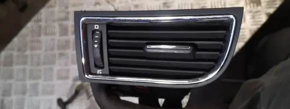 Skoda Superb B6 (3T) Dashboard side air vent grill/cover trim 3t0819701