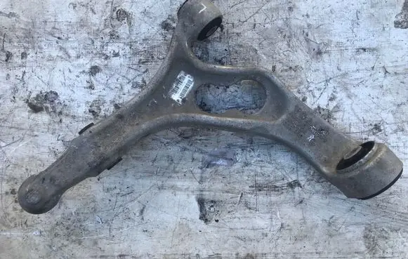Volkswagen Touareg II Front lower control arm/wishbone 7P0407151E 07072015