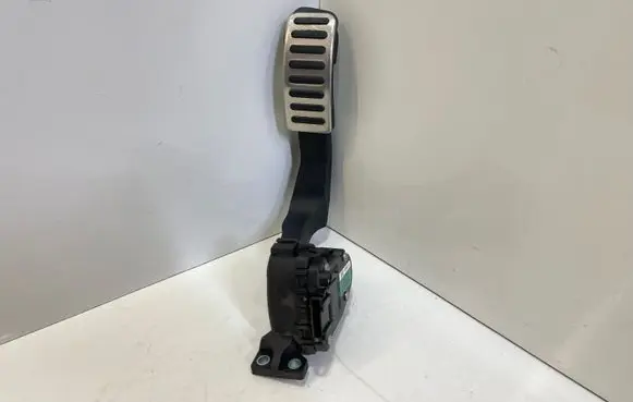 Volkswagen Phaeton Accelerator throttle pedal 3D1721503L