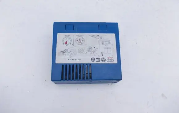 Volkswagen Golf V Tire air pump compressor 8D0012615B