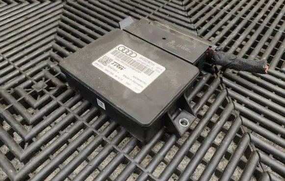 Audi A6 C7 Hand brake control module 4H0907801A