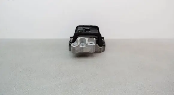 Engine mount bracket