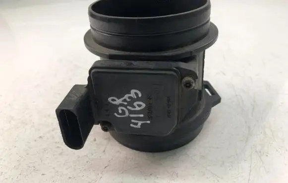 Audi A6 S6 C5 4B Mass air flow meter AFH70M28