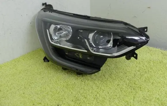 Renault Megane IV Headlight/headlamp 260108478R