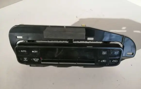 Toyota Auris E180 Climate control unit 5546802030 75H695