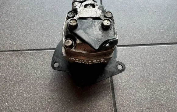 Land Rover Discovery 3 - LR3 Power steering pump QVB500660
