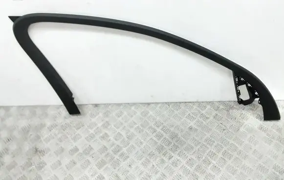 Audi A8 S8 D4 4H Front door window/glass frame 4H0867609A
