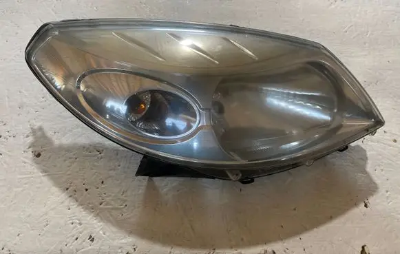 Dacia Sandero Headlight/headlamp 8200733877 07008 00248740