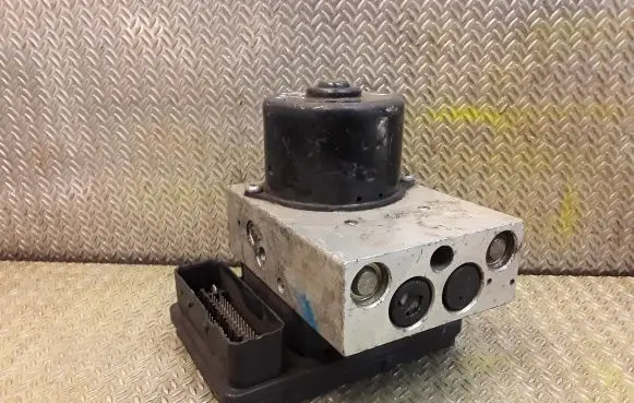 Mercedes-Benz C W203 ABS Pump 2095450232 2034310812
