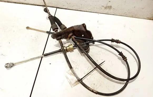 Toyota Avensis Verso Gear shift cable linkage 