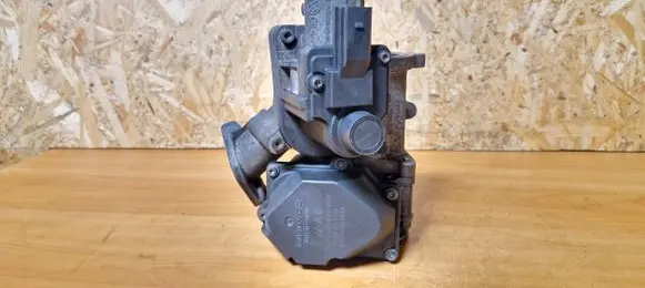 Volkswagen PASSAT B6 Throttle valve 03g129637a
