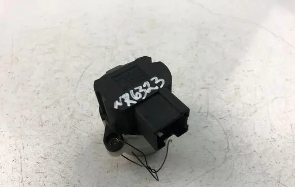 Volvo S80 Ignition lock 8645228