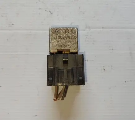 Volkswagen Transporter - Caravelle T4 Other relay 191906383A
