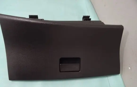 Suzuki Swift I Glove box 