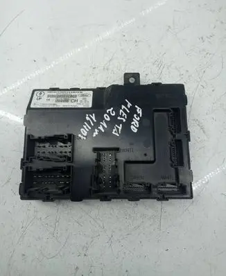 Ford Fiesta Comfort/convenience module 8V5115K600CH F005VO1044