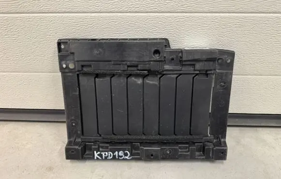 MG MG4 ev Intercooler air channel guide P11183329KPD192