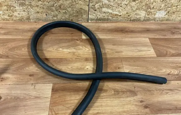 Volvo V70 Engine compartment rubber 