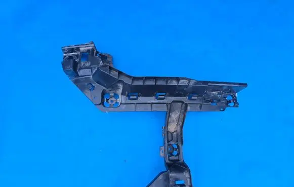 BMW X2 F39 Rear bumper mounting bracket 7426439