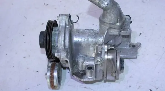 Toyota RAV 4 (XA40) Water pump 2241000432 3601