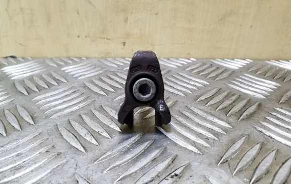 Land Rover Freelander 2 - LR2 Fuel Injector clamp holder