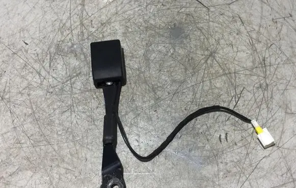 Opel Vivaro Front seatbelt buckle 98083805XT 308600700G21AD 049502