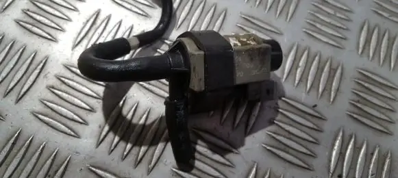 Audi A8 S8 D3 4E Turbo solenoid valve 077906283b 7.22887.10