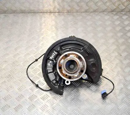 Rear wheel hub