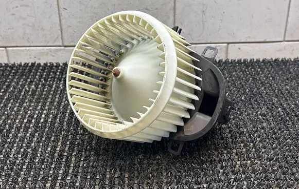 Volkswagen Touareg II Heater fan/blower 7P0820021B