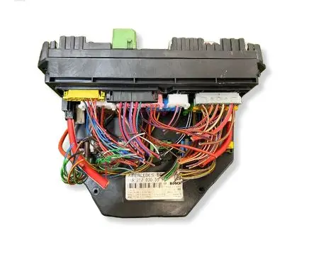 Mercedes-Benz C W204 Fuse module A2129005912 A2129015204 A2129025405