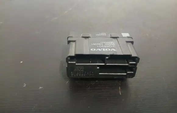 Volvo XC70 Seat heating relay 31268907 08W381
