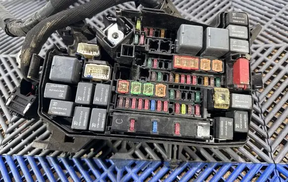 Toyota Auris E180 Fuse box set 602730TA2