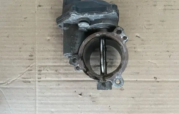 Volkswagen Transporter - Caravelle T6 Electric throttle body valve 04L128063K