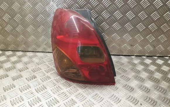 Toyota Corolla Verso E121 Rear/tail lights 1827 9824