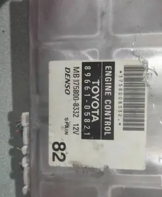 Toyota Avensis T250 Engine control unit/module 8966105821 1758008332 MB1758008332
