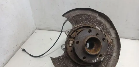 Rear wheel hub spindle/knuckle