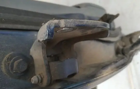 Honda CR-V Rear door lower hinge