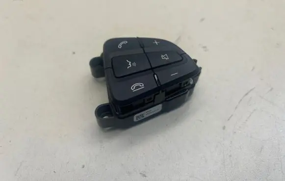 Mercedes-Benz GLS X166 Steering wheel buttons/switches A0999050700