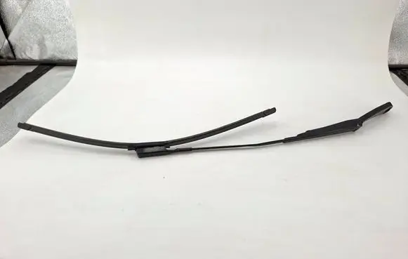 Volkswagen Transporter - Caravelle T5 Front wiper blade arm 7E1955409B 7F1955409