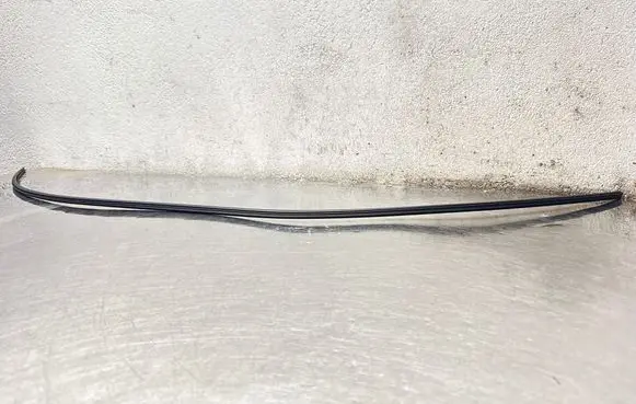 Opel Zafira A Rubber seal front coupe door window 90579622 GR10056 163863
