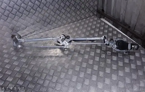 Honda CR-V Front wiper linkage 
