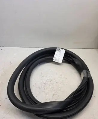 Volvo S60 Front door rubber seal 893991