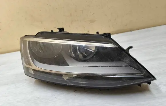 Volkswagen Jetta VI Headlight/headlamp 5C7941006H 1EL01039524