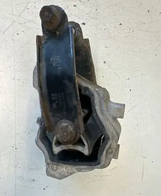 Volvo S80 Engine mount bracket 30748173 6G926P082LB BH9SA