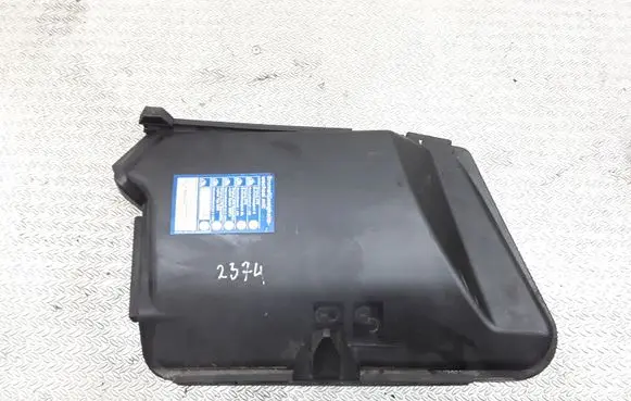 Mercedes-Benz E W211 Fuse box cover A2115400182