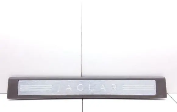 Jaguar XF X250 Front sill trim cover 8X2313200AF