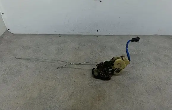 KIA Sorento Rear door lock