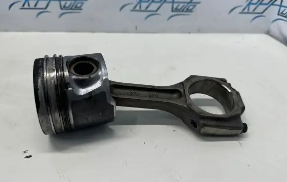 Chevrolet Captiva Piston with connecting rod C25Z20 5520